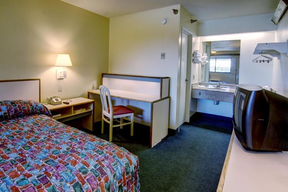 Hotel 6-tucker, Ga - Atlanta Northeast 2*